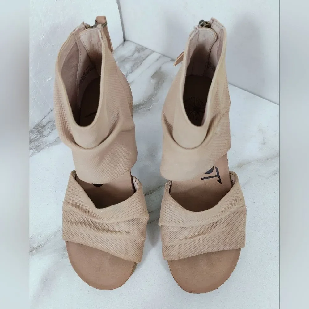 OTBT Women's Patchouli Tan Perforated Leather Stacked Heel Sandal, Sz 6
